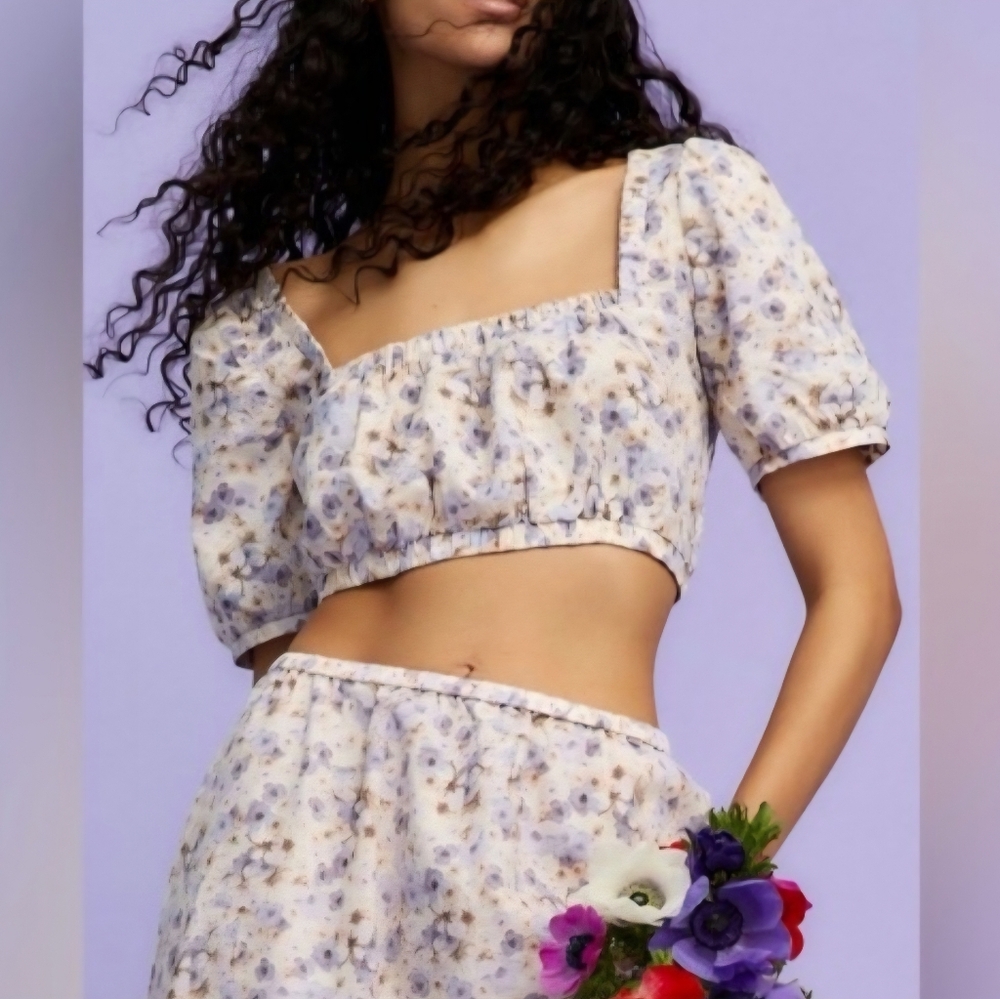 H&M Floral Linen Blend Crop Top